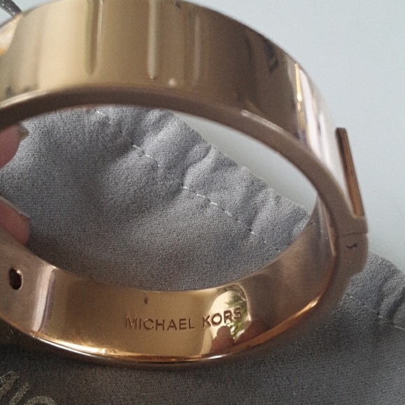 Mk Bracelet - Picture 5 of 5
